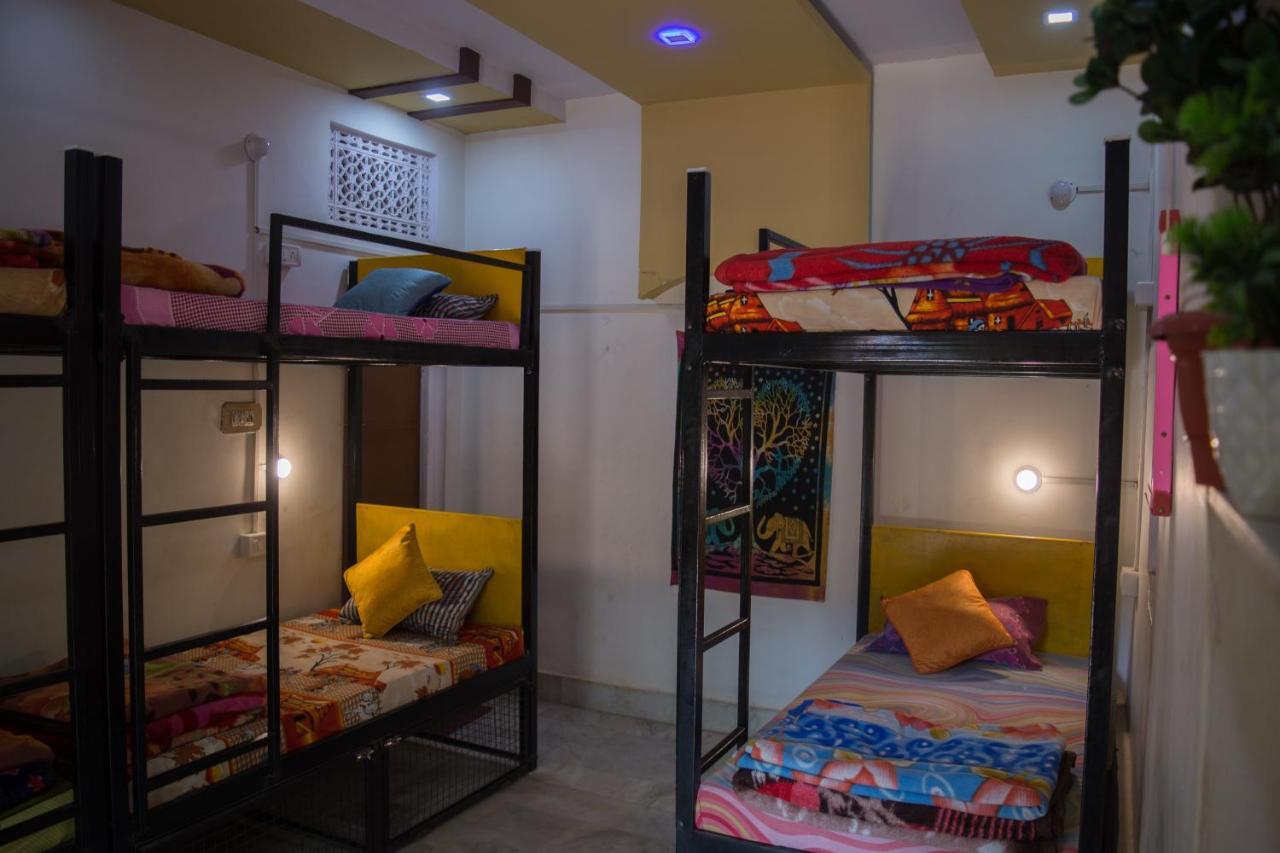 A Pousada 12 Monks Backpackers Community Pushkar Exterior foto