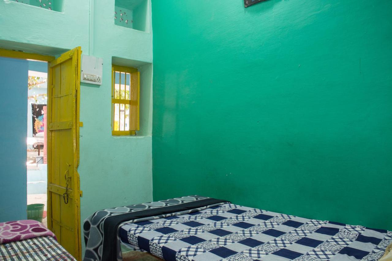 A Pousada 12 Monks Backpackers Community Pushkar Exterior foto