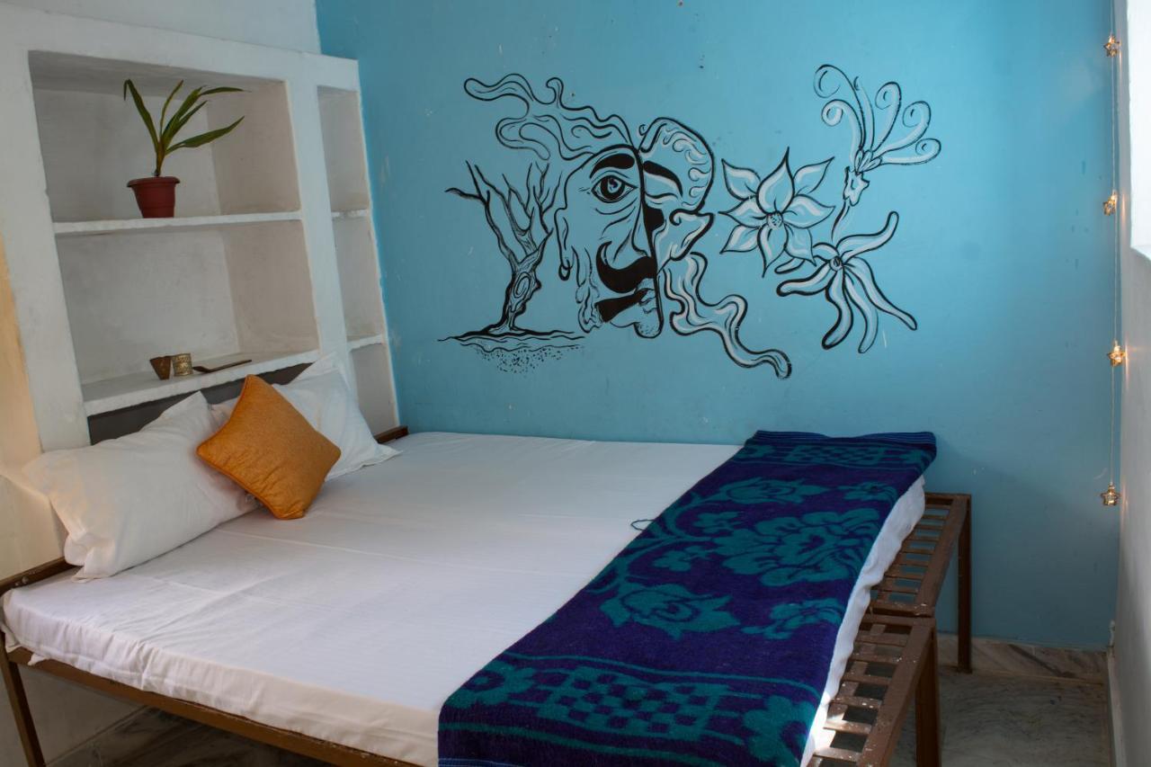 A Pousada 12 Monks Backpackers Community Pushkar Exterior foto