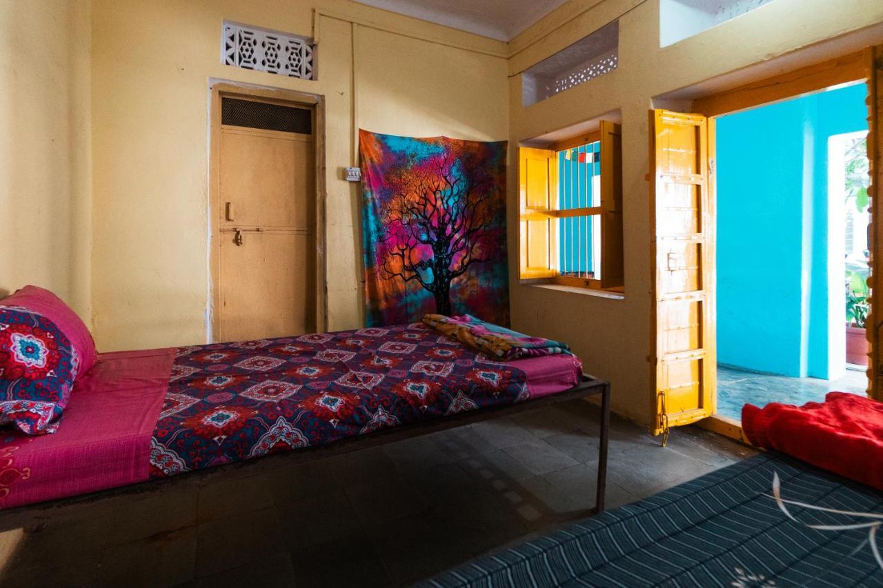 A Pousada 12 Monks Backpackers Community Pushkar Exterior foto